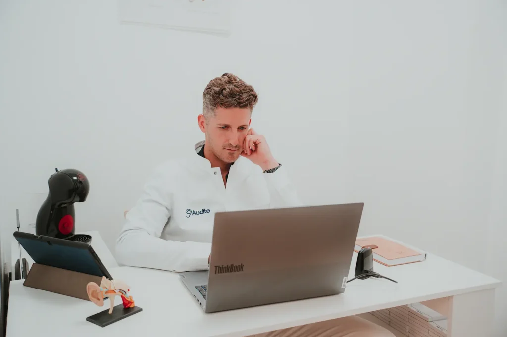 Personal de audite en consulta